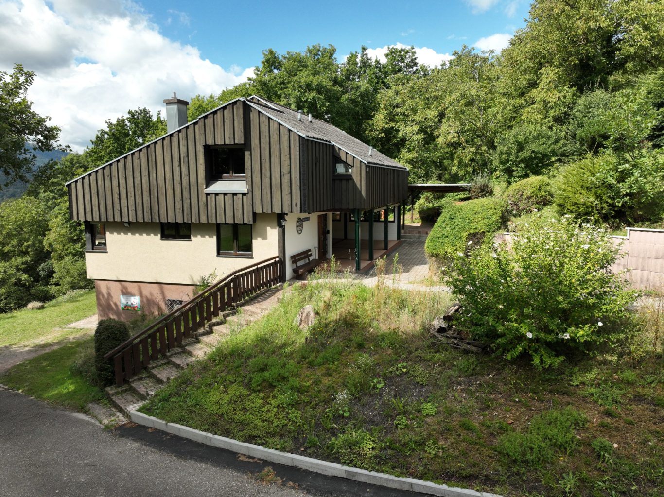 unterer Treppenaufgang zum Haus